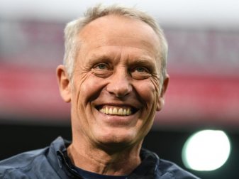 Schaut dem Spiel von BVB-Neuzugang Erling Haaland gerne zu: Freiburgs Trainer Christian Streich. Foto: Patrick Seeger/dpa Schaut dem Spiel von BVB-Neuzugang Erling Haaland gerne zu: Freiburgs Trainer Christian Streich. Foto: Patrick Seeger/dpa