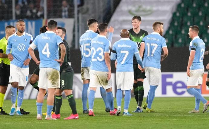 Mit 2:1 hat der VfL Wolfsburg gegen Malmö gewonnen. Foto: Peter Steffen/dpa