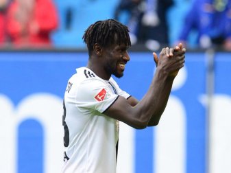 Ist den Hamburger Fans und dem HSV für die Unterstützung dankbar: Bakery Jatta. Foto: Friso Gentsch/dpa Ist den Hamburger Fans und dem HSV für die Unterstützung dankbar: Bakery Jatta. Foto: Friso Gentsch/dpa