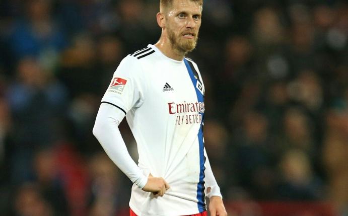 HSV-Kapitän Aaron Hunt ist nach der Niederlage bedient