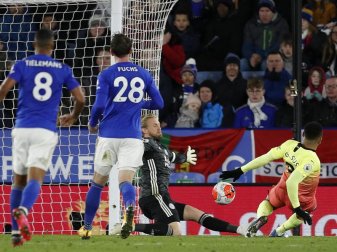 Gabriel Jesus (r) erzielte das Tor des Tages für Manchester City. Foto: Darren Staples/CSM via ZUMA Wire/dpa Gabriel Jesus (r) erzielte das Tor des Tages für Manchester City. Foto: Darren Staples/CSM via ZUMA Wire/dpa