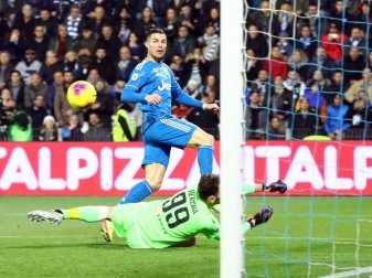 Brachte Juventus Turin mit 1:0 in Führung: Superstar Cristiano Ronaldo. Foto: Lapresse/Filippo Rubin/Lapresse via ZUMA Press/dpa Brachte Juventus Turin mit 1:0 in Führung: Superstar Cristiano Ronaldo. Foto: Lapresse/Filippo Rubin/Lapresse via ZUMA Press/dpa