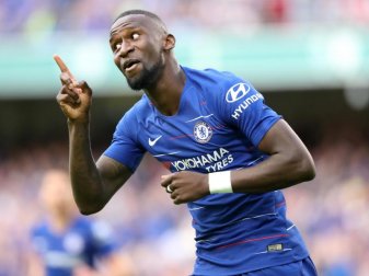Antonio Rüdiger spielt in der Premier League für den FC Chelsea. Foto: Niall Carson/PA Wire/dpa Antonio Rüdiger spielt in der Premier League für den FC Chelsea. Foto: Niall Carson/PA Wire/dpa