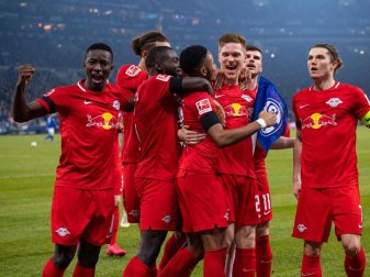 Die Profis von RB Leipzig hatten beim FC Schalke 04 leichtes Spiel. Foto: Guido Kirchner/dpa Die Profis von RB Leipzig hatten beim FC Schalke 04 leichtes Spiel. Foto: Guido Kirchner/dpa