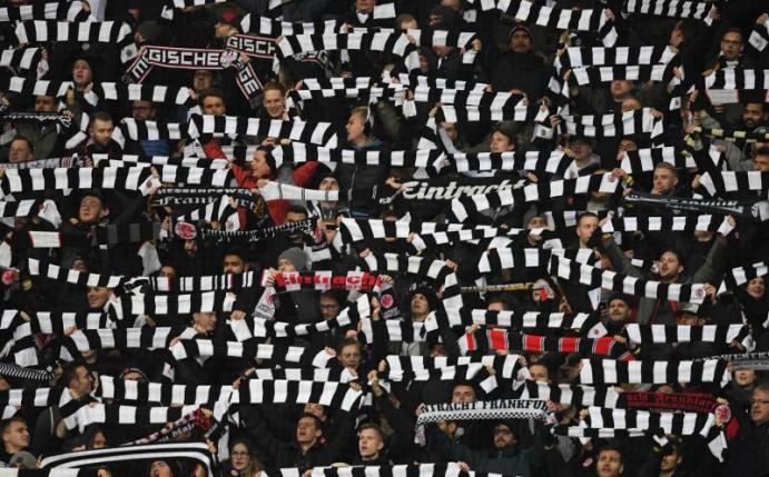 Beim Montagsspiel gegen Union Berlin soll der Stehplatzbereich in Frankfurt leer bleiben. Foto: Arne Dedert/dpa