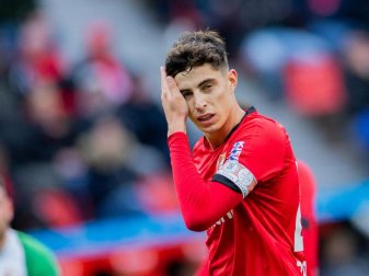 Kai Havertz trug in der Bundesliga-Partie gegen den FC Augsburg das erste Mal die Leverkusener Kapitänsbinde. Foto: Rolf Vennenbernd/dpa Kai Havertz trug in der Bundesliga-Partie gegen den FC Augsburg das erste Mal die Leverkusener Kapitänsbinde. Foto: Rolf Vennenbernd/dpa