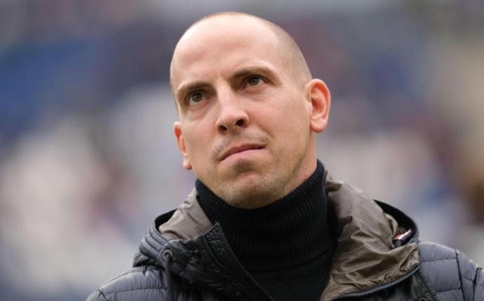 Klagt auf Wiedereinstellung bei Hannover 96: Jan Schlaudraff. Foto: Peter Steffen/dpa