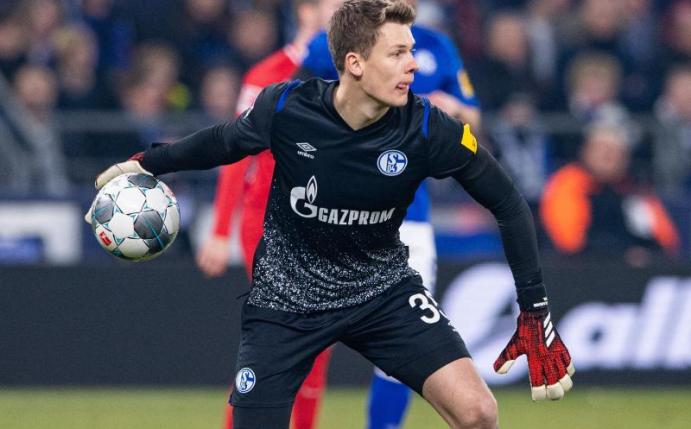 Bleibt nach dem Willen des Trainers im Schalke-Tor: Alexander Nübel. Foto: Guido Kirchner/dpa