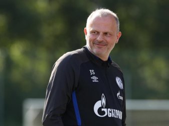 Teilte mit, dass eine China-Reise derzeit nicht geht: Schalke-Sportvorstand Jochen Schneider. Foto: Tim Rehbein/dpa Teilte mit, dass eine China-Reise derzeit nicht geht: Schalke-Sportvorstand Jochen Schneider. Foto: Tim Rehbein/dpa