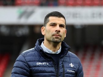 Hört zum Saisonende als Trainer bei SV Darmstadt 98 auf: Dimitrios Grammozis. Foto: Daniel Karmann/dpa Hört zum Saisonende als Trainer bei SV Darmstadt 98 auf: Dimitrios Grammozis. Foto: Daniel Karmann/dpa