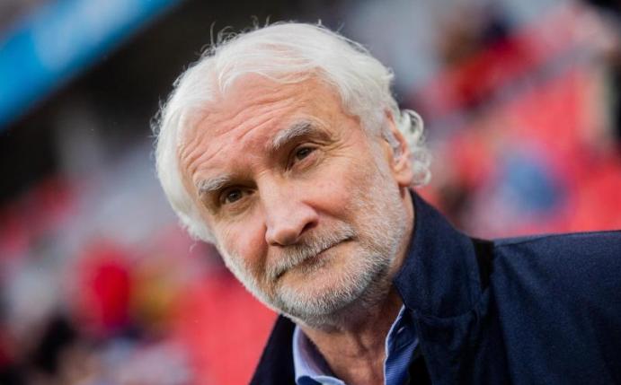 Klare Devise von Leverkusens Sportchef Rudi Völler: Weit kommen in der Europa League. Foto: Rolf Vennenbernd/dpa