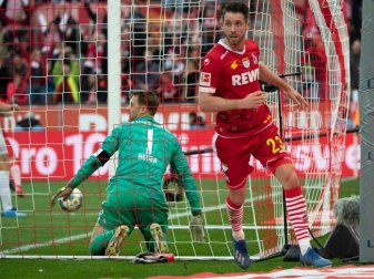 Muss gegen seine Ex-Club Schalke zuschauen: Kölns Mark Uth. Foto: Federico Gambarini/dpa Muss gegen seine Ex-Club Schalke zuschauen: Kölns Mark Uth. Foto: Federico Gambarini/dpa