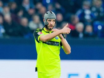 Mit Paderborn momentan Liga-Schlusslicht: Kapitän Klaus Gjasula. Foto: Rolf Vennenbernd/dpa