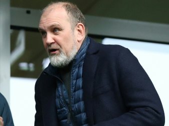 Schmadtke kritisiert Pyrotechnik Schmadtke kritisiert Pyrotechnik