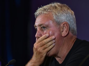 Der Coronavirus sorgt für ein Handshake-Verbot Der Coronavirus sorgt für ein Handshake-Verbot