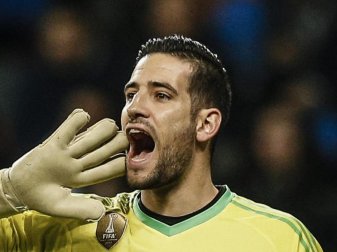 Wurde wegen rassistischer Äußerungen für acht Spiele gesperrt: Torwart Francisco «Kiko» Casilla. Foto: Enrique de la Fuente/Shot for pr/gtres/dpa Wurde wegen rassistischer Äußerungen für acht Spiele gesperrt: Torwart Francisco «Kiko» Casilla. Foto: Enrique de la Fuente/Shot for pr/gtres/dpa