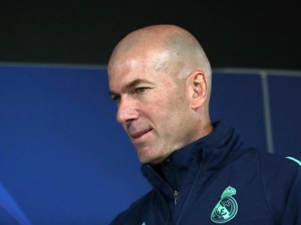 Trainer Zinédine Zidane hat derzeit Probleme mit Real Madrid. Foto: Manu Fernandez/AP/dpa Trainer Zinédine Zidane hat derzeit Probleme mit Real Madrid. Foto: Manu Fernandez/AP/dpa