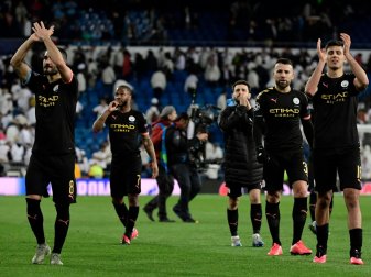 Gündogan (l.) und Manchester City gewinnen den Ligapokal Gündogan (l.) und Manchester City gewinnen den Ligapokal