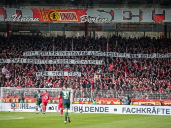 Die Kollektivstrafe gegen Dortmund-Fans ließ Ultras in ganz Deutschland gegen den DFB protestieren. Foto: Andreas Gora/dpa Die Kollektivstrafe gegen Dortmund-Fans ließ Ultras in ganz Deutschland gegen den DFB protestieren. Foto: Andreas Gora/dpa