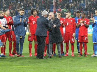 FC Bayern zeigt Solidarität mit Hopp FC Bayern zeigt Solidarität mit Hopp