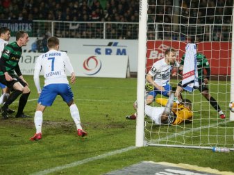Hansa Rostock verlor durch ein Eigentor von Nils Butzen Hansa Rostock verlor durch ein Eigentor von Nils Butzen