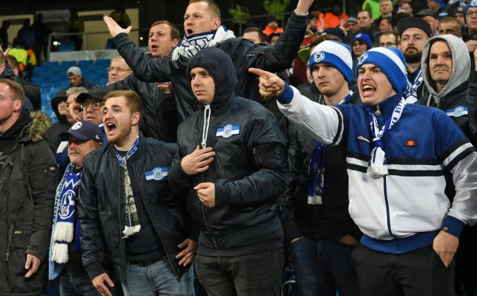 Schalke-Fans kritisieren DFB 