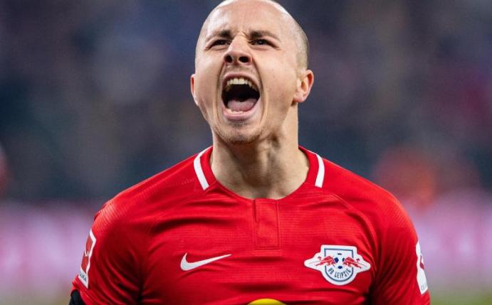 RB Leipzig hat sich Angelino von Manchester City ausgeliehen. Foto: Guido Kirchner/dpa