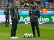 Alexander Nouri (r) war unter Chefcoach Jürgen Klinsmann Co-Trainer bei Hertha BSC. Foto: Andreas Gora/dpa