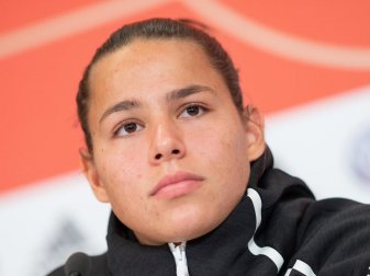 Lena Oberdorf ist die neue Abwehrchefin der deutschen Frauen-Nationalmannschaft. Foto: Sebastian Gollnow/dpa Lena Oberdorf ist die neue Abwehrchefin der deutschen Frauen-Nationalmannschaft. Foto: Sebastian Gollnow/dpa