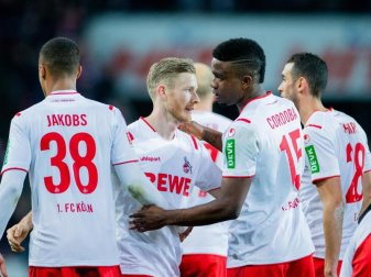 Die Kölner hoffen auf einen Sieg in Paderborn. Foto: Rolf Vennenbernd/dpa Die Kölner hoffen auf einen Sieg in Paderborn. Foto: Rolf Vennenbernd/dpa