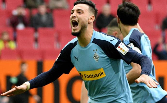 Mönchengladbachs Ramy Bensebaini geht selbstbewusst in die entscheidende Saisonphase. Foto: Stefan Puchner/dpa