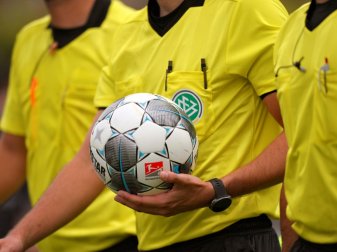 Das Jena-Spiel wurde wegen Hopp-Schmähungen unterbrochen Das Jena-Spiel wurde wegen Hopp-Schmähungen unterbrochen