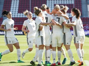 Deutschland nach 4:0-Erfolg im Algarve-Cup-Finale Deutschland nach 4:0-Erfolg im Algarve-Cup-Finale