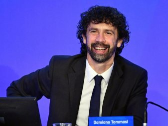 Damiano Tommasi fordert die Absage der italienischen Fußball-Meisterschaft. Foto: Ettore Ferrari/ANSA/AP/dpa Damiano Tommasi fordert die Absage der italienischen Fußball-Meisterschaft. Foto: Ettore Ferrari/ANSA/AP/dpa