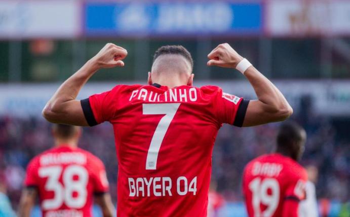 Paulinho stand bei Bayer Leverkusen das erste Mal in der Startelf. Foto: Rolf Vennenbernd/dpa