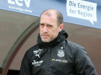 Joe Enochs verliert mit Zwickau in Düsseldorf Joe Enochs verliert mit Zwickau in Düsseldorf