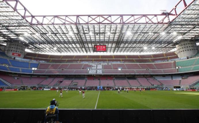 Wegen des neuartigen Coronavirus dürfen in Italien keine Zuschauer in die Stadien. Foto: Antonio Calanni/AP/dpa