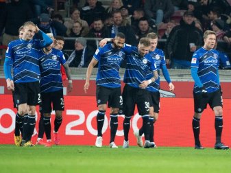 Vorsprung veteidigt: Bielefelds Spieler nach dem Tor zum 1:1. Foto: Sebastian Gollnow/dpa Vorsprung veteidigt: Bielefelds Spieler nach dem Tor zum 1:1. Foto: Sebastian Gollnow/dpa
