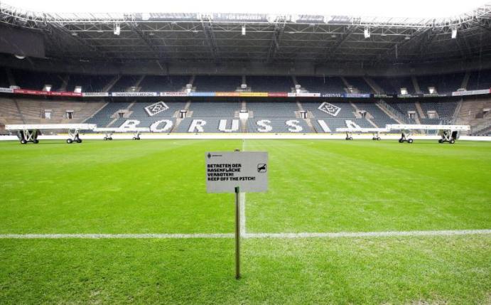 Das Wiederholungsspiel zwischen Borussia Mönchengladbach und dem 1. FC Köln findet in einem Borussia-Park ohne Zuschauer statt. Foto: Roland Weihrauch/dpa