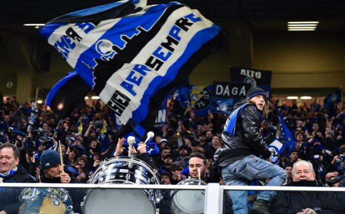 Die Fans von Atalanta spenden die gesparten Ticketkosten an ein Krankenhaus in ihrer Heimatstadt. Foto: Massimo Paolone/Lapresse via ZUMA Press/dpa