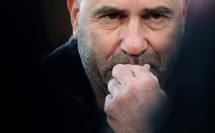 Bosz spricht sich für eine Verschiebung der Spiele aus