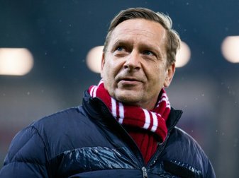 EM erst 2021? Horst Heldt würde eine Verlegung begrüßen EM erst 2021? Horst Heldt würde eine Verlegung begrüßen
