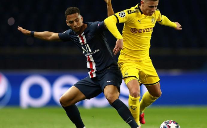 Thilo Kehrer (l.) verteidigt Yoga-Jubel