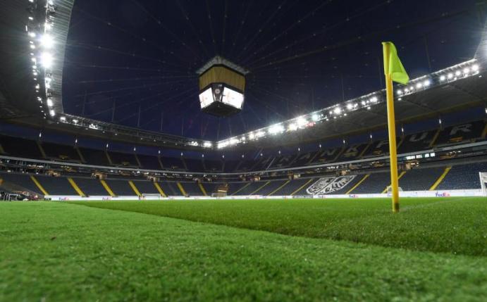 Die Ränge im Frankfurter Stadion bleiben gegen den FC Basel nun doch leer. Foto: Arne Dedert/dpa