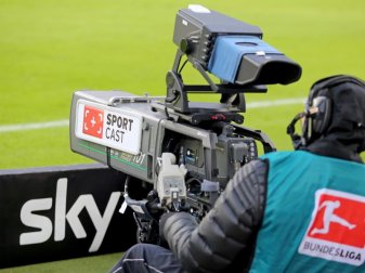 Sky wird an den nächsten beiden Spieltagen die Bundesliga-Konferenzen frei empfangbar übertragen. Foto: Jan Woitas/dpa-Zentralbild/dpa Sky wird an den nächsten beiden Spieltagen die Bundesliga-Konferenzen frei empfangbar übertragen. Foto: Jan Woitas/dpa-Zentralbild/dpa