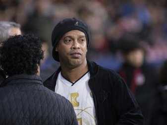 Ronaldinho bleibt vorerst weiter in Haft Ronaldinho bleibt vorerst weiter in Haft