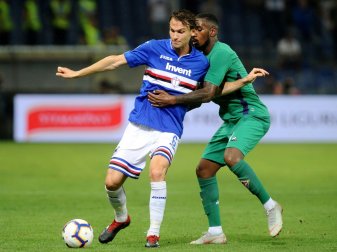 Albin Ekdal (l.) gehört zu den infizierten Profis Albin Ekdal (l.) gehört zu den infizierten Profis