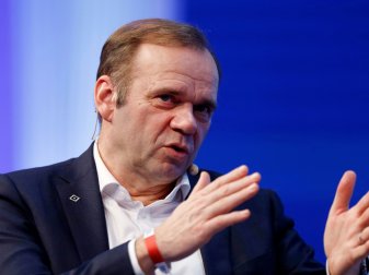 Bernd Hoffmann hofft auf eine Fortsetzung der Saison