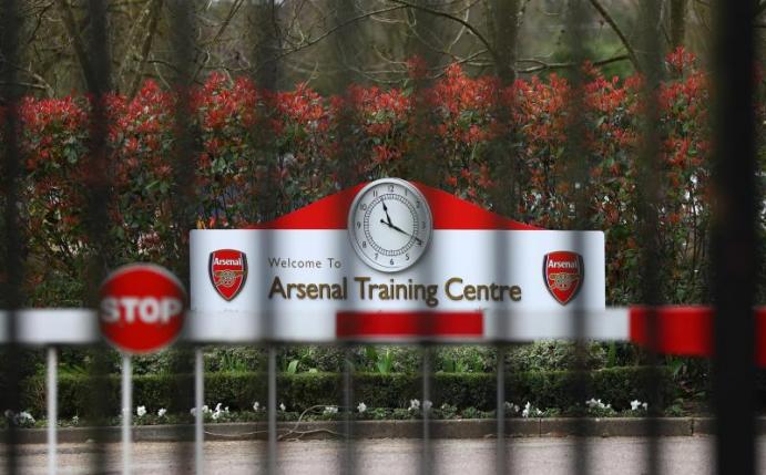Nicht überall in England bleiben die Tore der Fußball-Stadien wegen der Coronavirus-Pandemie geschlossen. Foto: Bradley Collyer/PA Wire/dpa