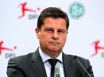 DFL um Seifert beschließt Bundesliga-Stopp bis 2. April DFL um Seifert beschließt Bundesliga-Stopp bis 2. April
